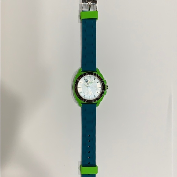 Watch - Picture 3 of 5